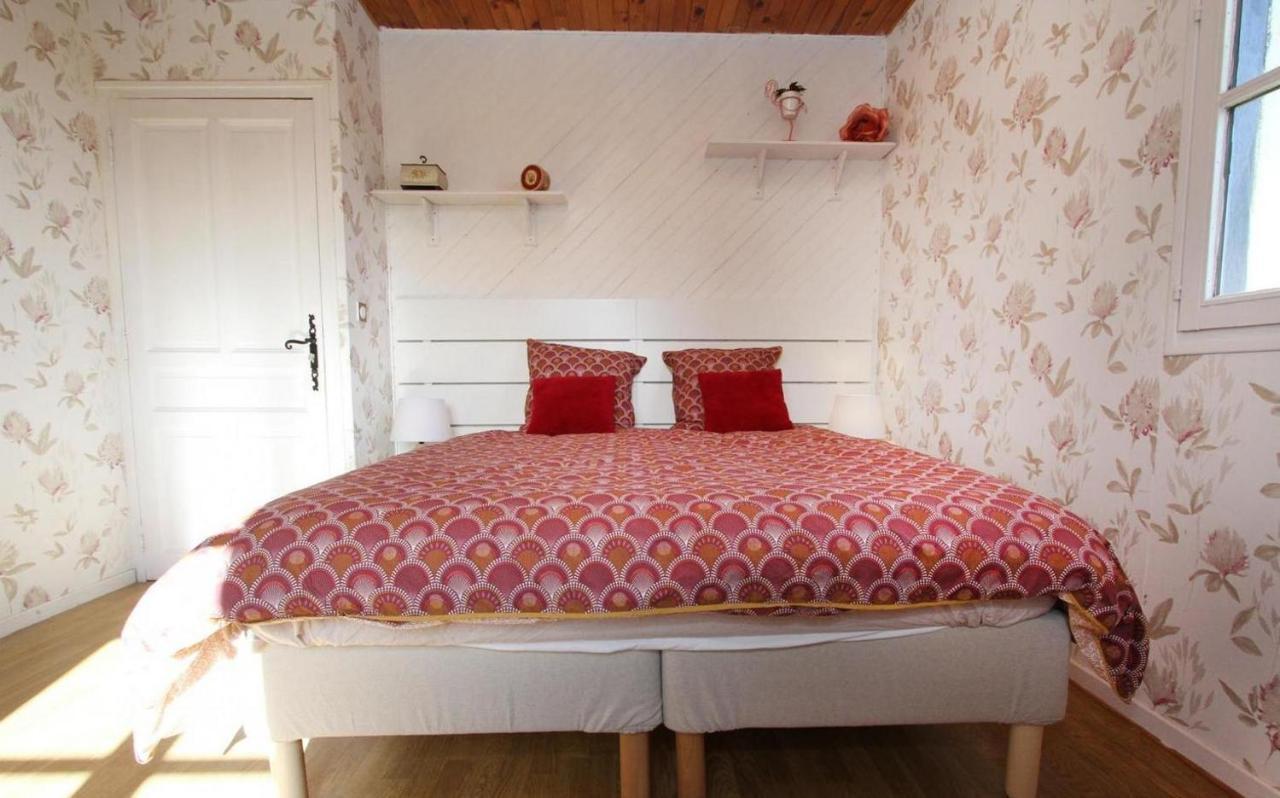 Le Galaveyson Bed and Breakfast Le Grand-Serre Exteriör bild